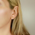 circle ear studs gold with small zirconia